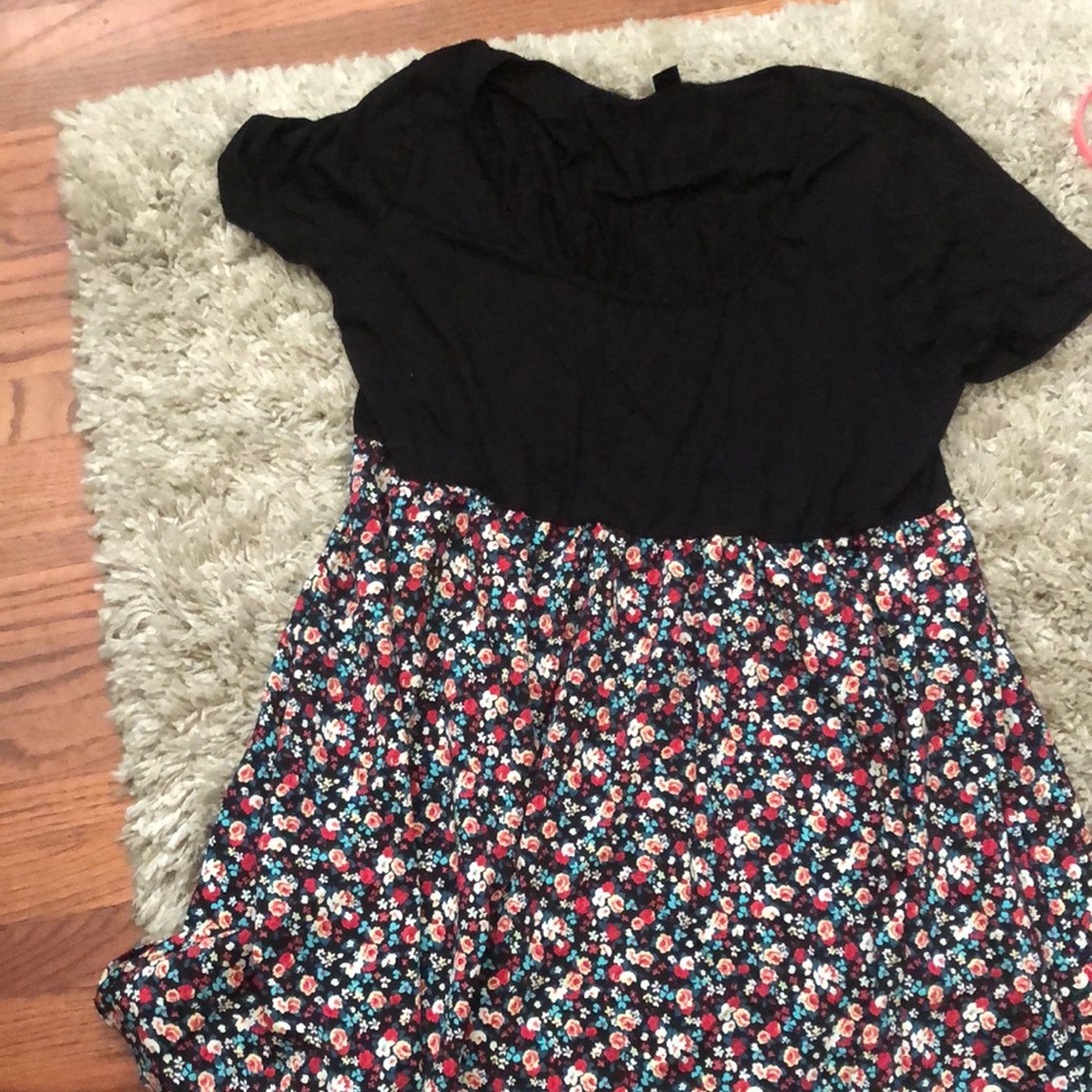 2xl black and floral dress